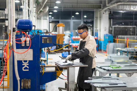 New energy vehicle industry