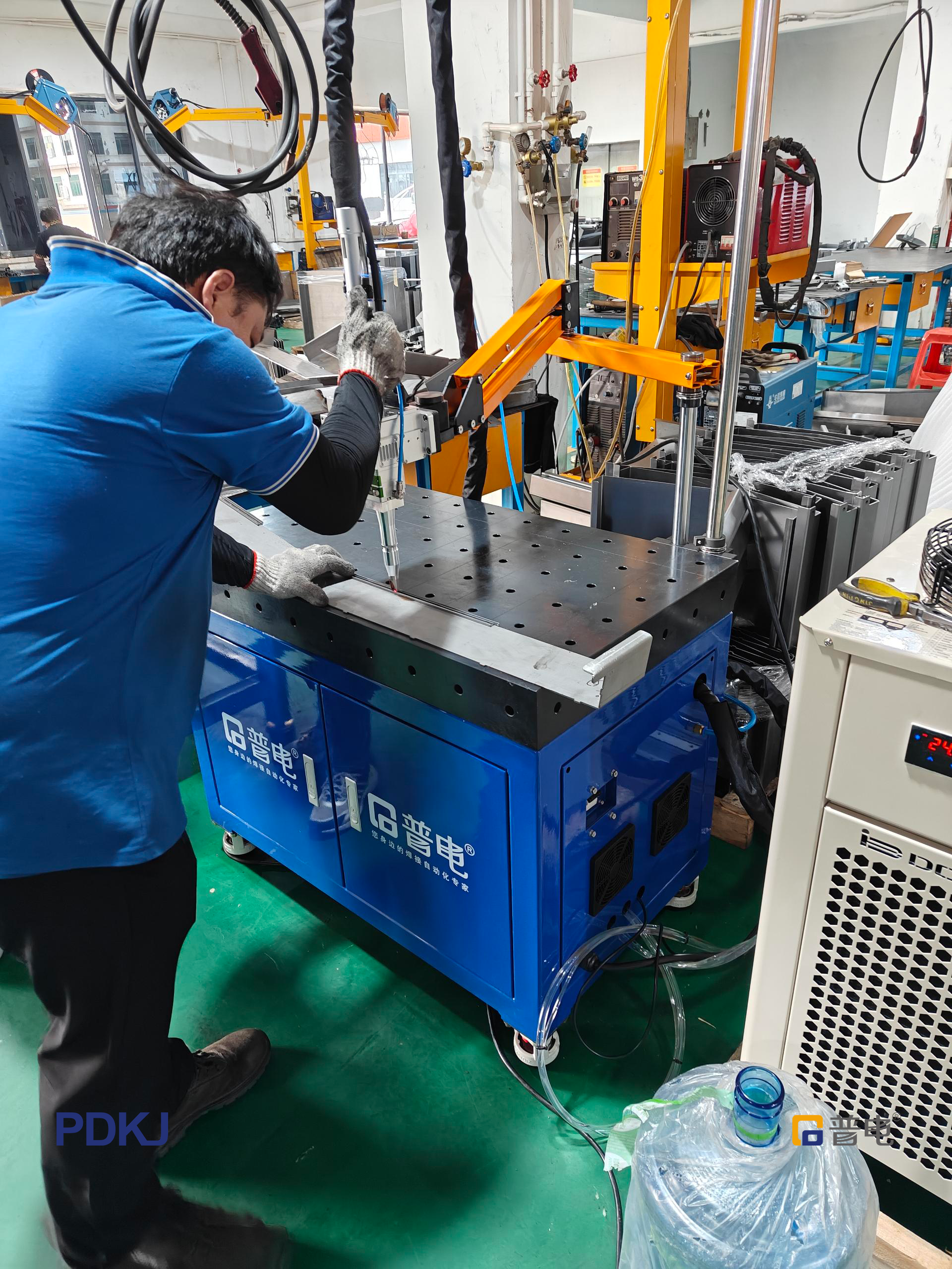 a7ebee0ea334c2d049bfeaf052a77806_compress